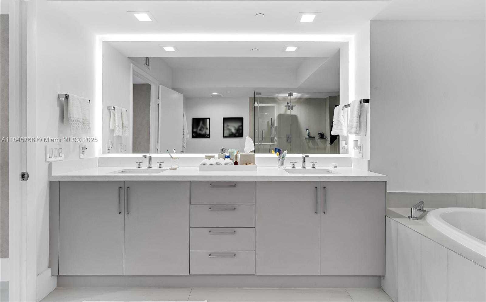 Small Image of 1830 SOUTH OCEAN DR #1501, Hallandale Beach Number 24
