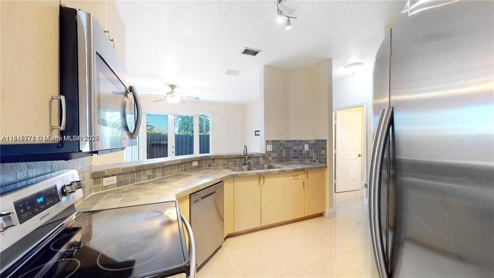 Small Image of 12281 SOUTH WEST 121ST TER, Miami Number 10