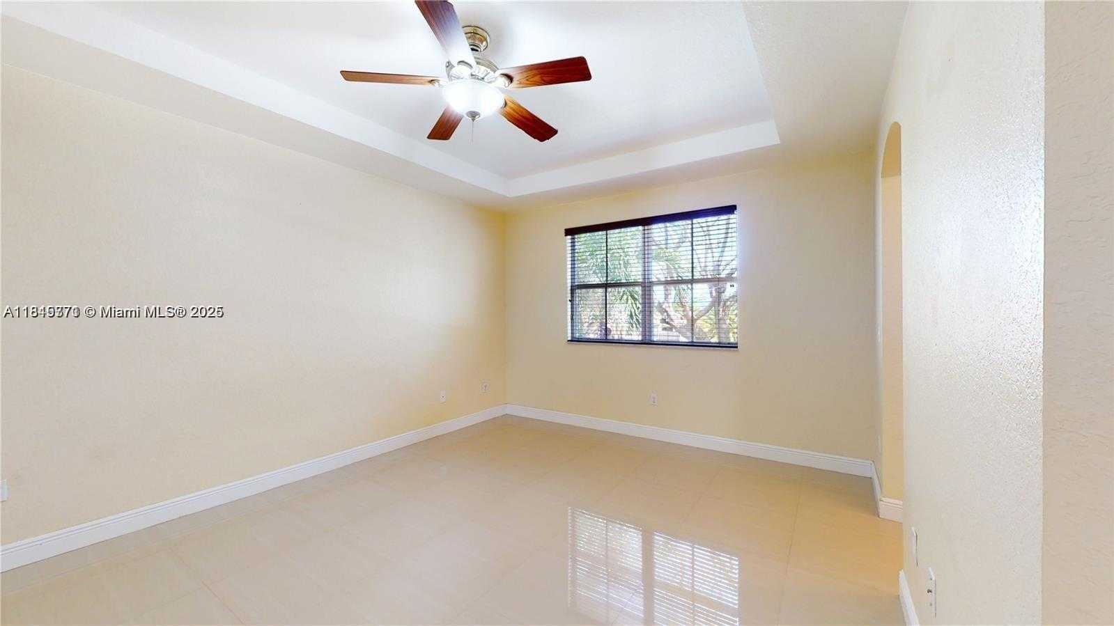 Small Image of 12281 SOUTH WEST 121ST TER, Miami Number 14