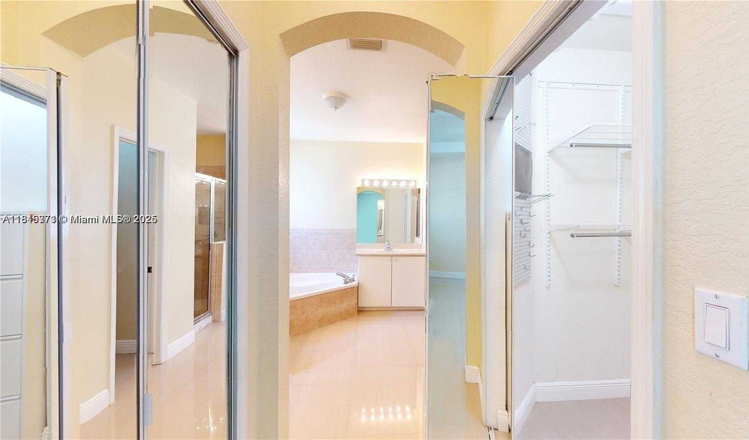 Small Image of 12281 SOUTH WEST 121ST TER, Miami Number 16