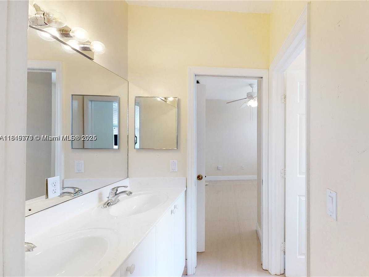 Small Image of 12281 SOUTH WEST 121ST TER, Miami Number 22