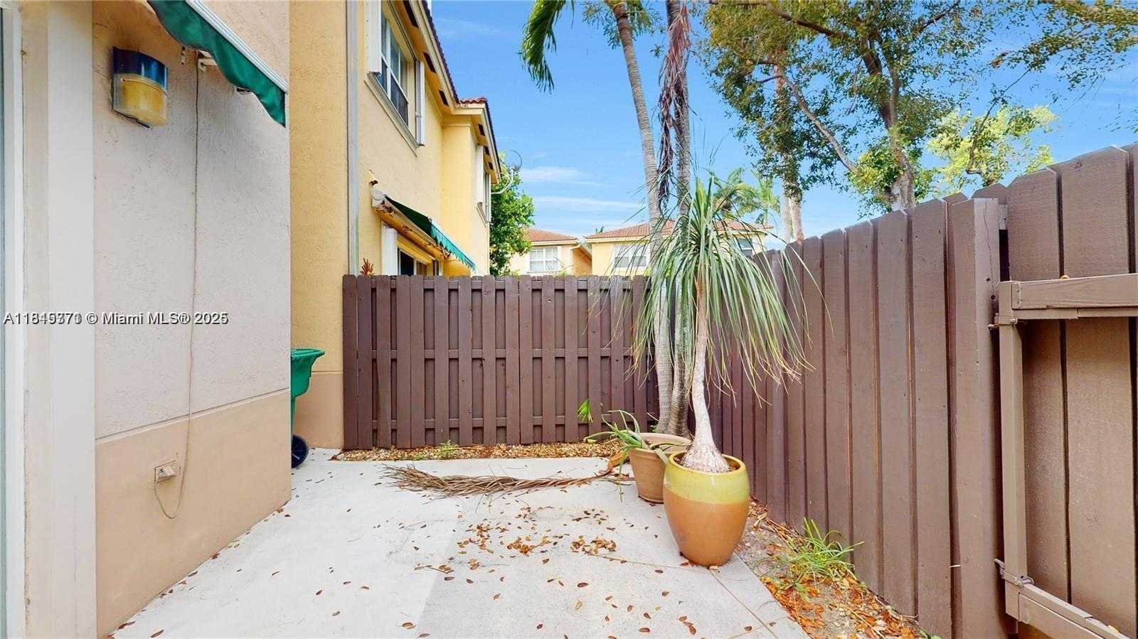 Small Image of 12281 SOUTH WEST 121ST TER, Miami Number 31