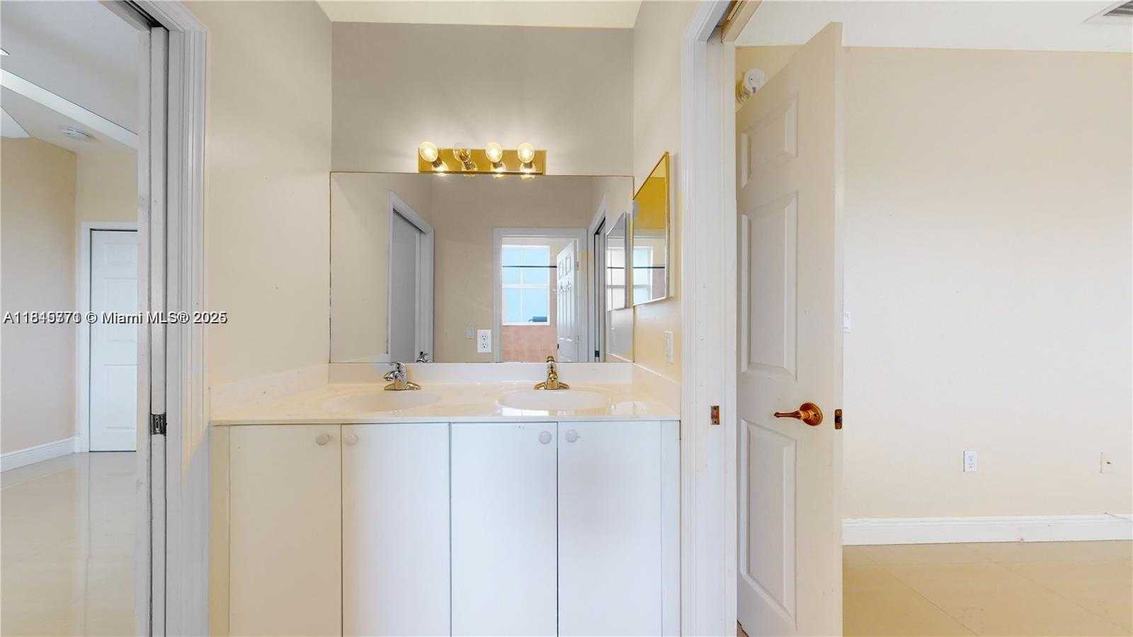 Small Image of 12281 SOUTH WEST 121ST TER, Miami Number 36
