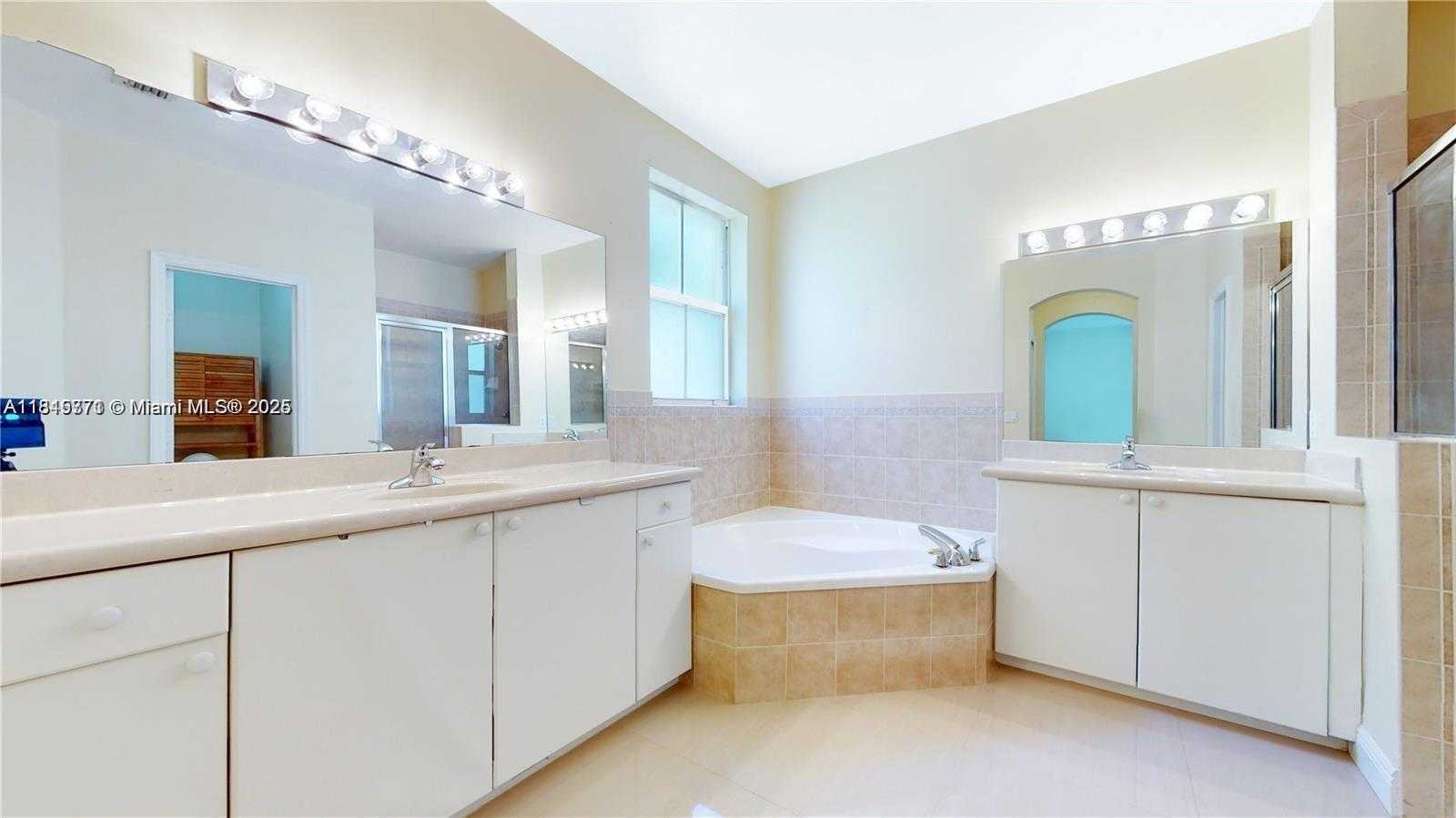 Small Image of 12281 SOUTH WEST 121ST TER, Miami Number 37