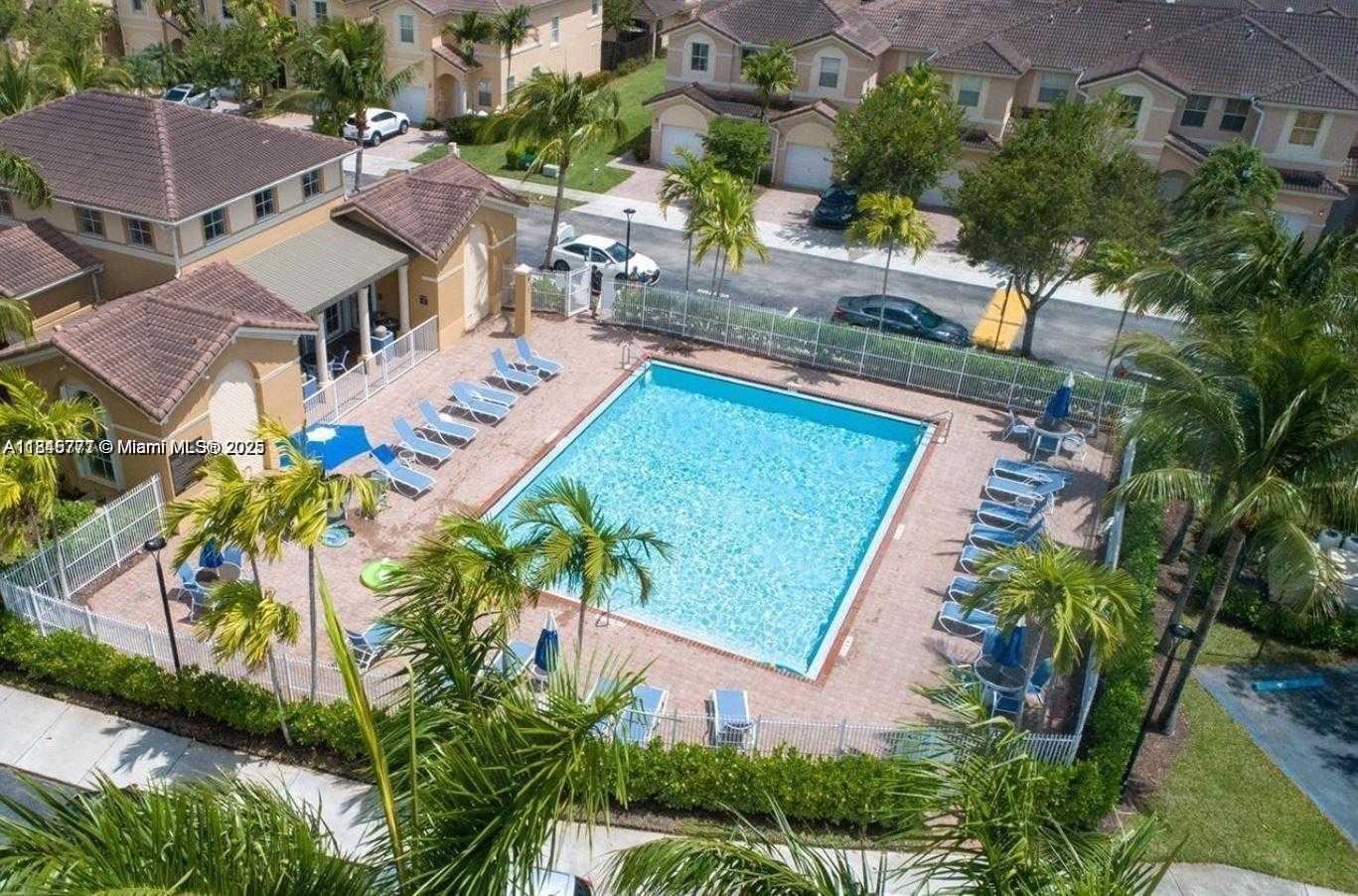 Small Image of 12281 SOUTH WEST 121ST TER, Miami Number 4
