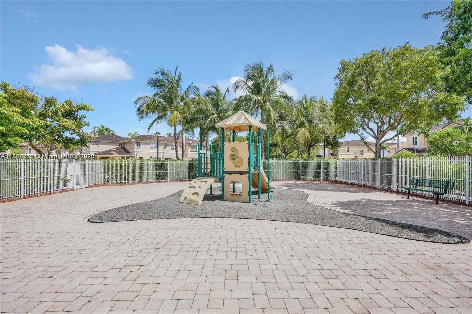 Small Image of 12281 SOUTH WEST 121ST TER, Miami Number 49