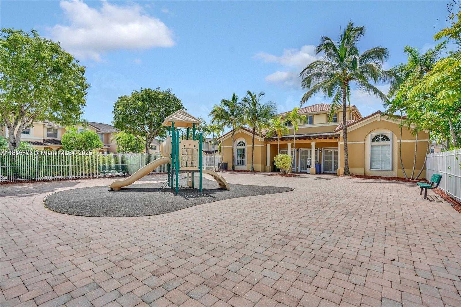 Small Image of 12281 SOUTH WEST 121ST TER, Miami Number 50