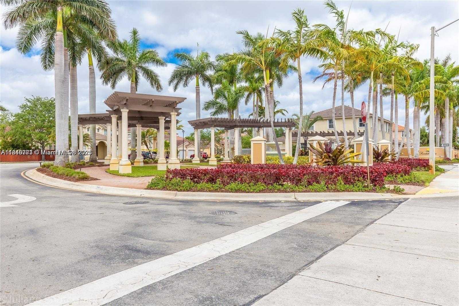 Small Image of 12281 SOUTH WEST 121ST TER, Miami Number 52
