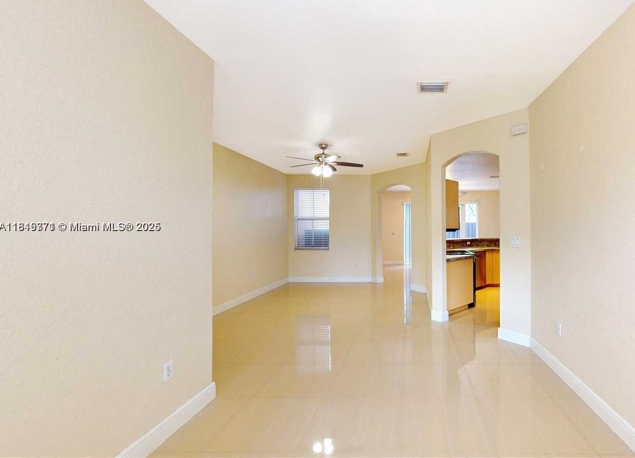 Small Image of 12281 SOUTH WEST 121ST TER, Miami Number 9