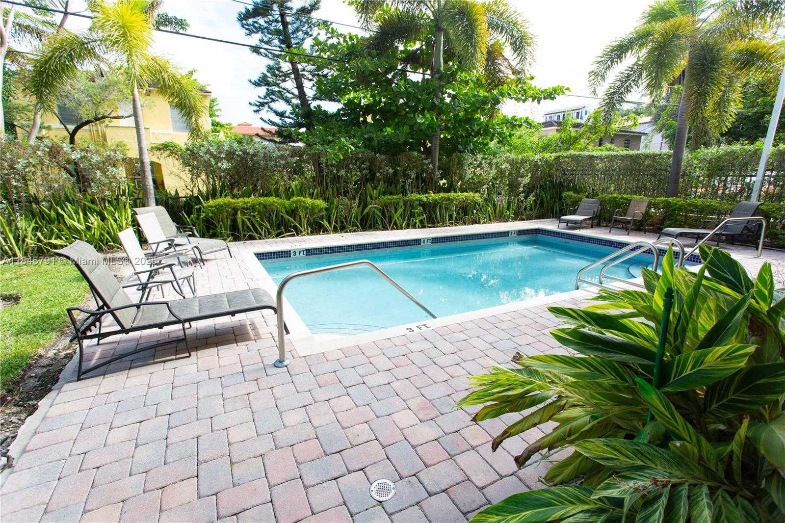 Small Image of 20 CALABRIA AVE #201, Coral Gables Number 17