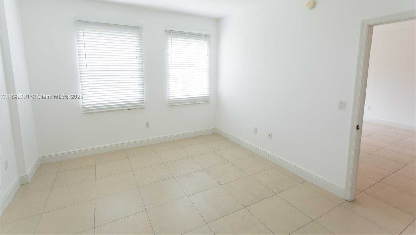 Small Image of 20 CALABRIA AVE #201, Coral Gables Number 7