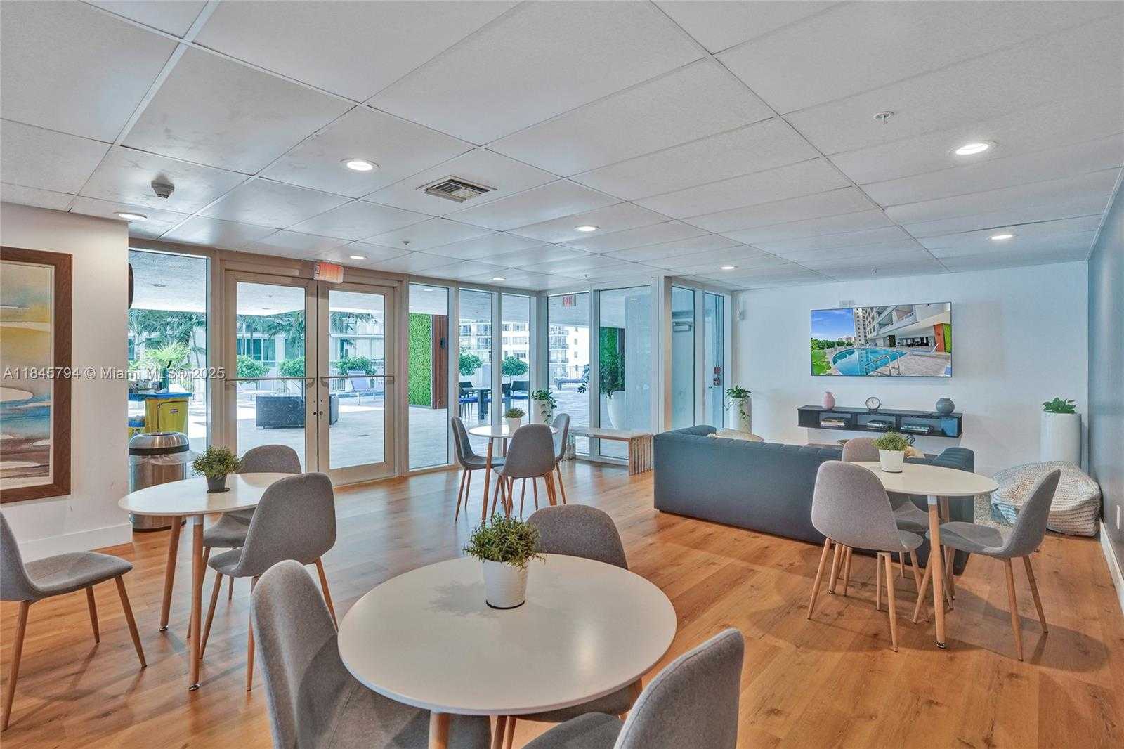 Small Image of 170 SOUTH EAST 14TH ST #2806, Miami Number 36