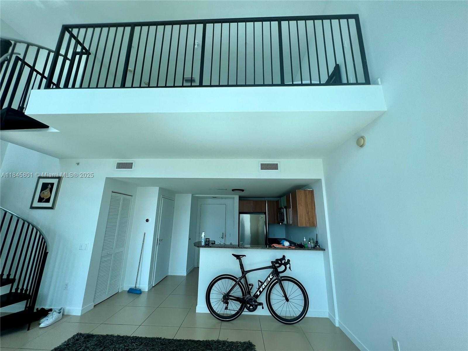 Small Image of 300 SOUTH BISCAYNE BLVD #Loft 1028, Miami Number 10