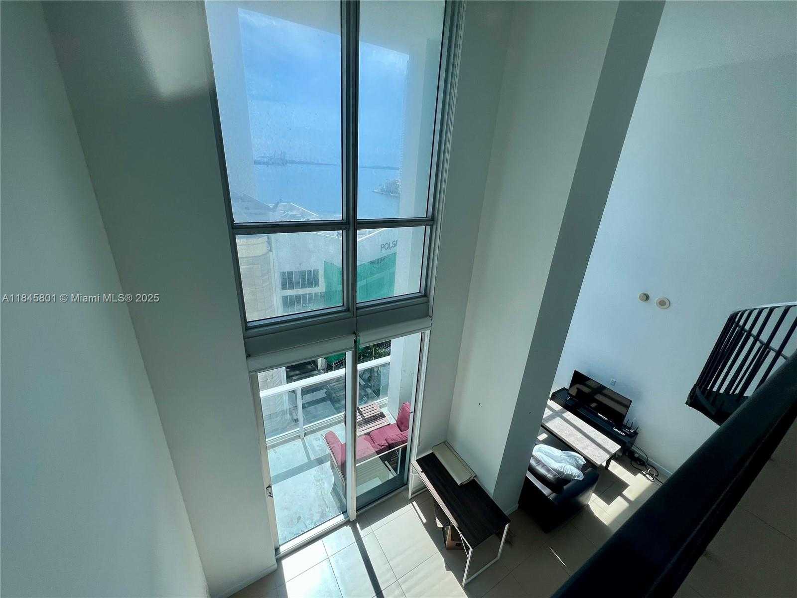 Small Image of 300 SOUTH BISCAYNE BLVD #Loft 1028, Miami Number 12