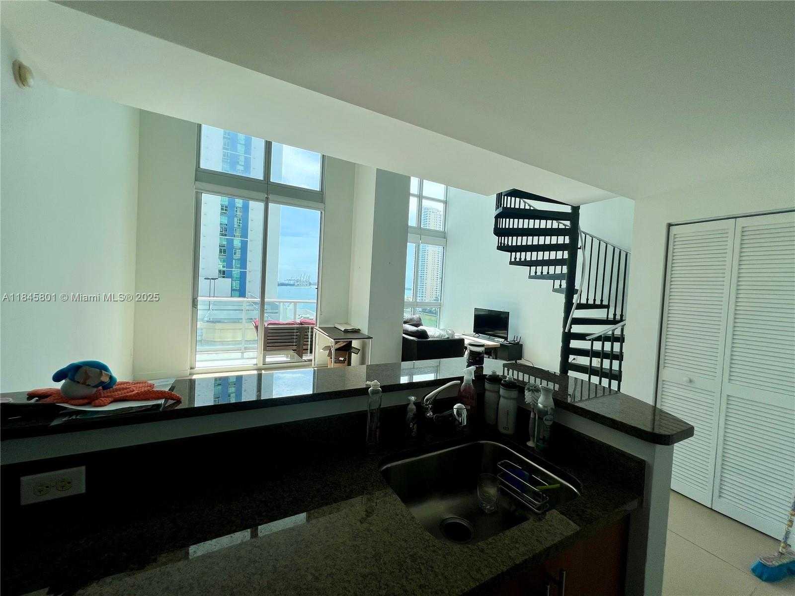 Small Image of 300 SOUTH BISCAYNE BLVD #Loft 1028, Miami Number 2
