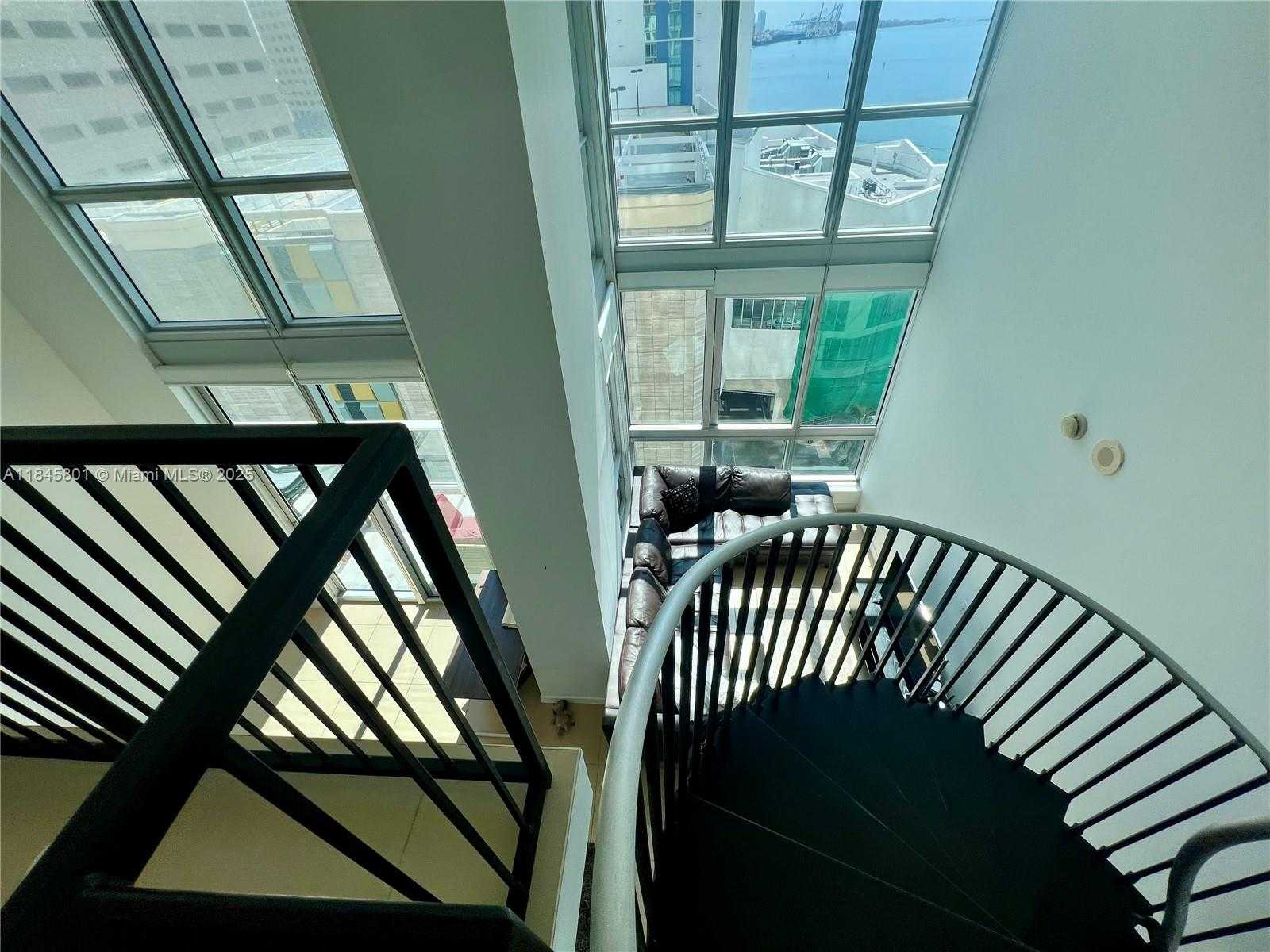 Small Image of 300 SOUTH BISCAYNE BLVD #Loft 1028, Miami Number 8