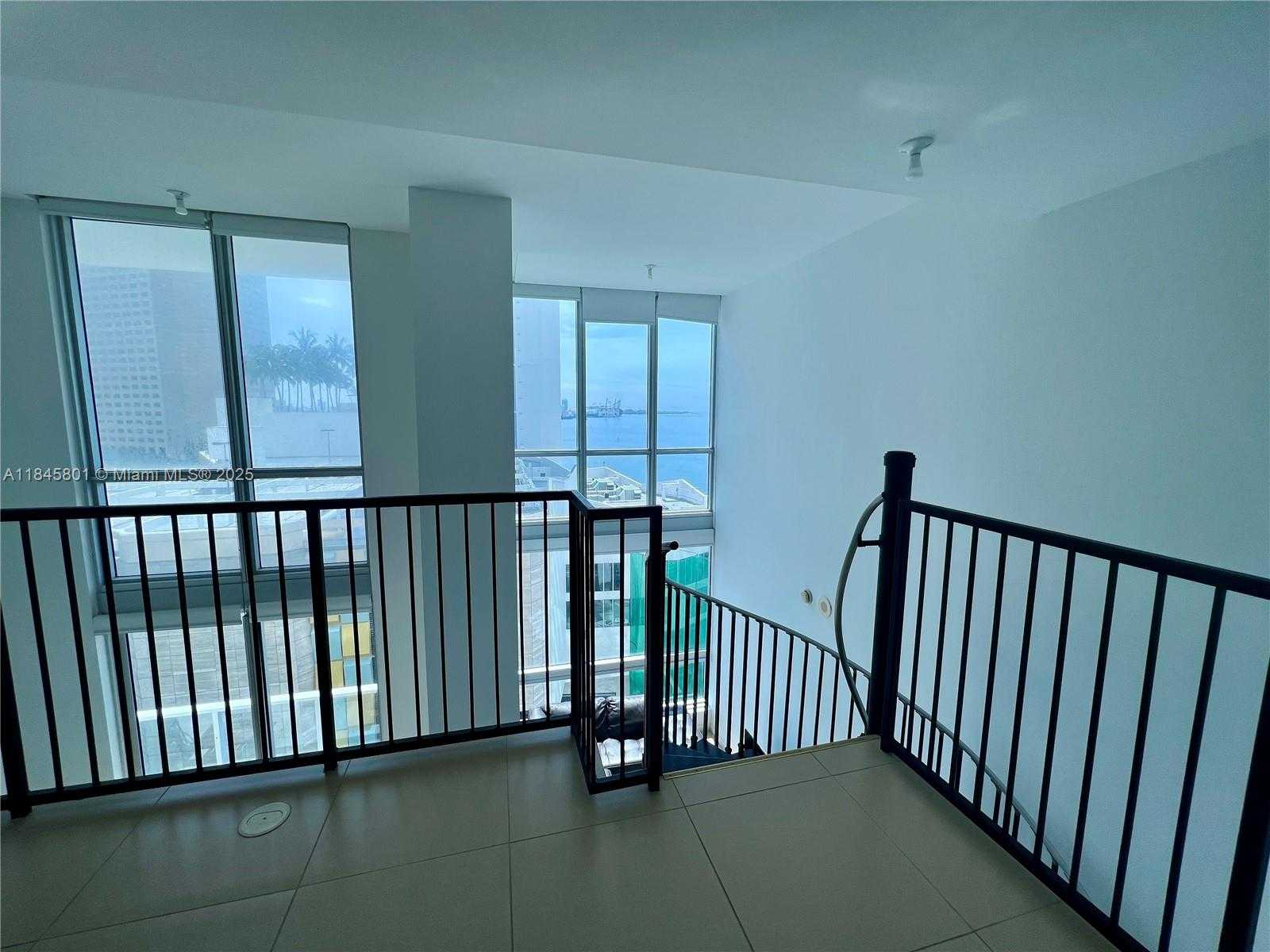 Small Image of 300 SOUTH BISCAYNE BLVD #Loft 1028, Miami Number 9