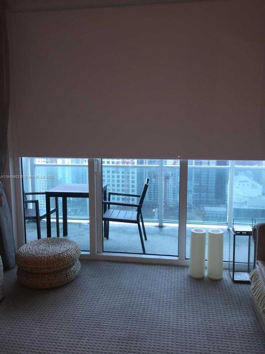 Small Image of 950 BRICKELL BAY DR #3909, Miami Number 12