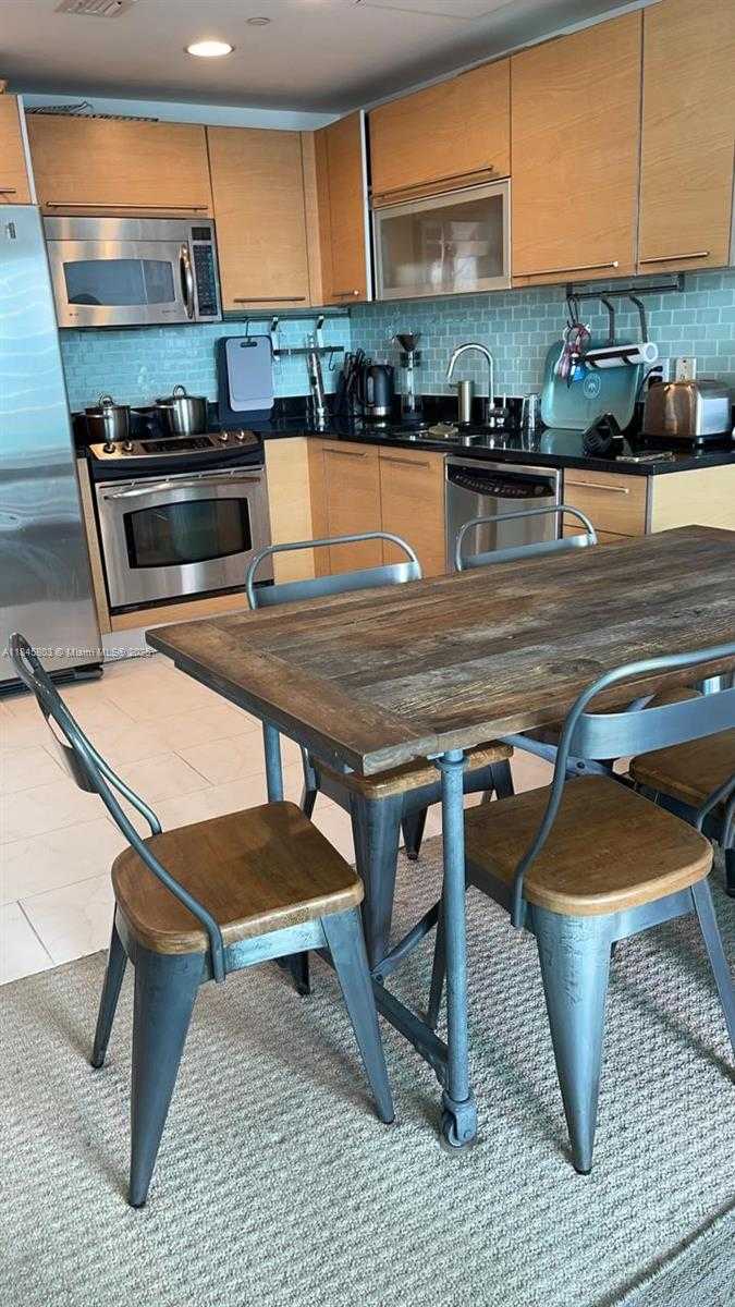 Small Image of 950 BRICKELL BAY DR #3909, Miami Number 3