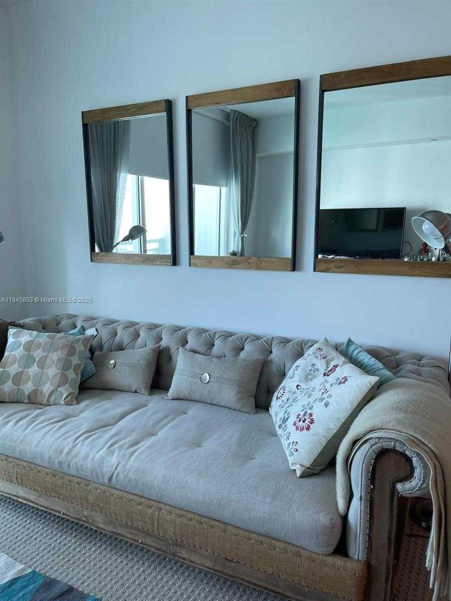 Small Image of 950 BRICKELL BAY DR #3909, Miami Number 5