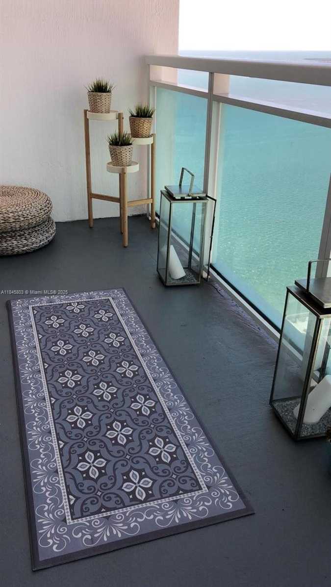 Small Image of 950 BRICKELL BAY DR #3909, Miami Number 7