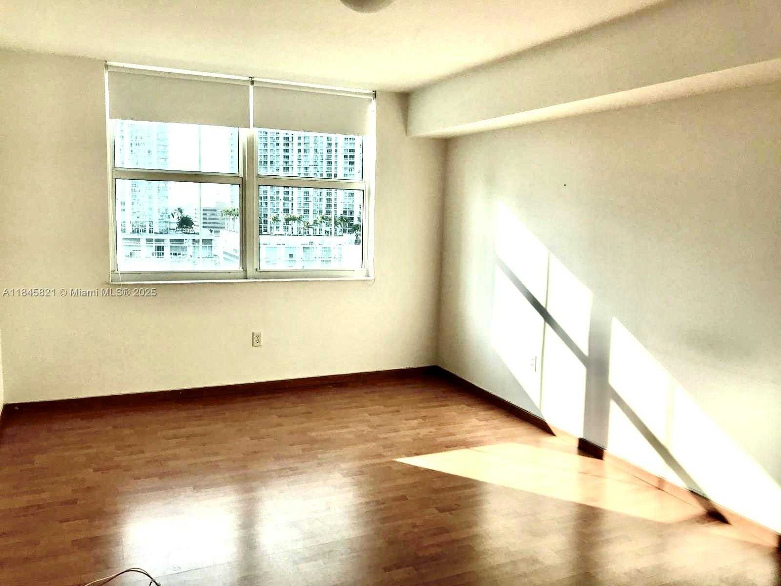 Small Image of 31 SOUTH EAST 5TH ST #1509, Miami Number 15
