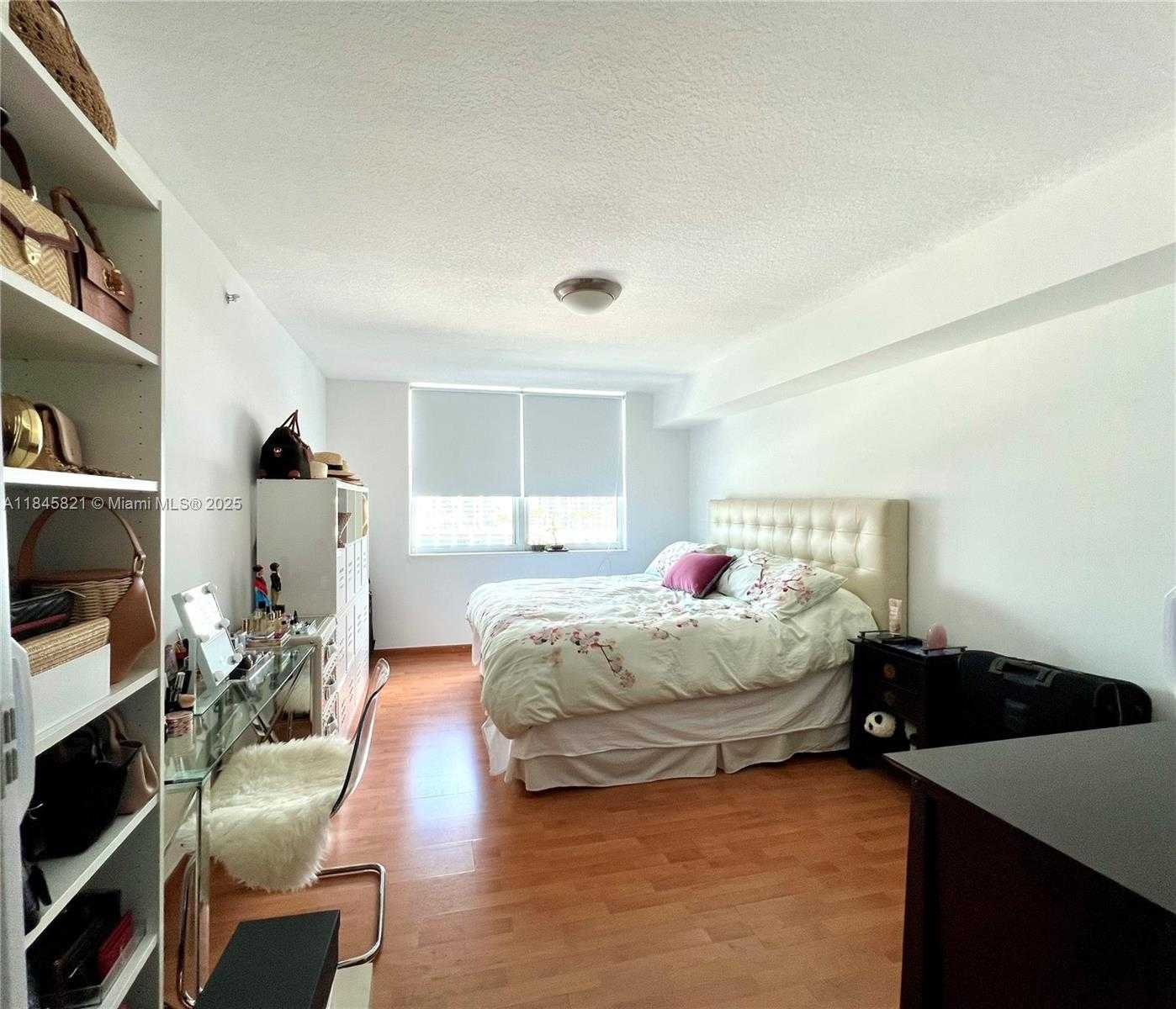 Small Image of 31 SOUTH EAST 5TH ST #1509, Miami Number 16