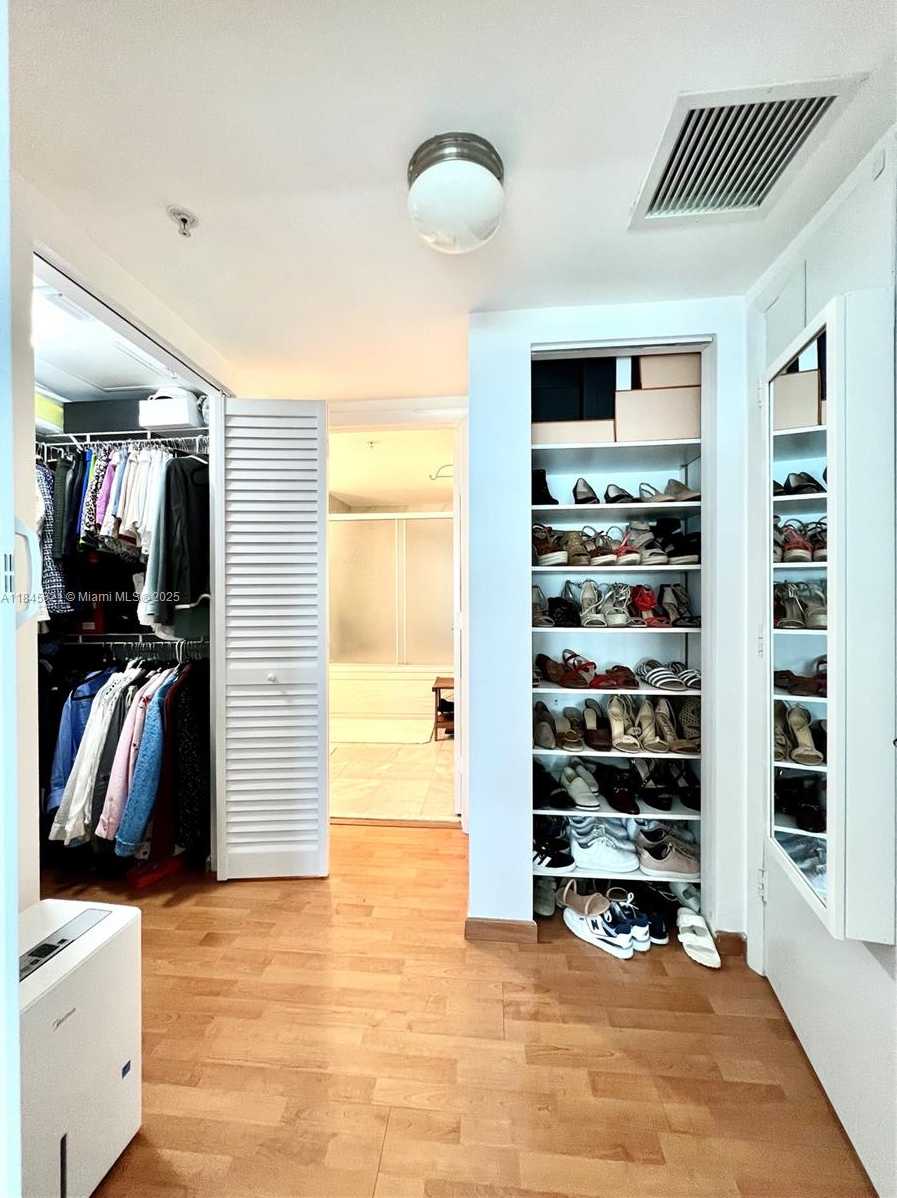 Small Image of 31 SOUTH EAST 5TH ST #1509, Miami Number 19