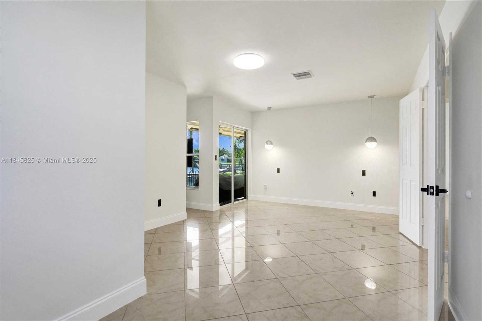 Small Image of 5421 HAWKES BLUFF AVE, Davie Number 12