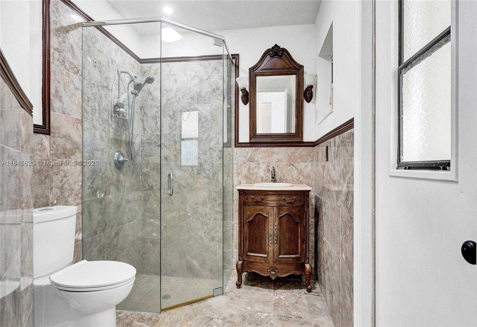 Small Image of 5421 HAWKES BLUFF AVE, Davie Number 15