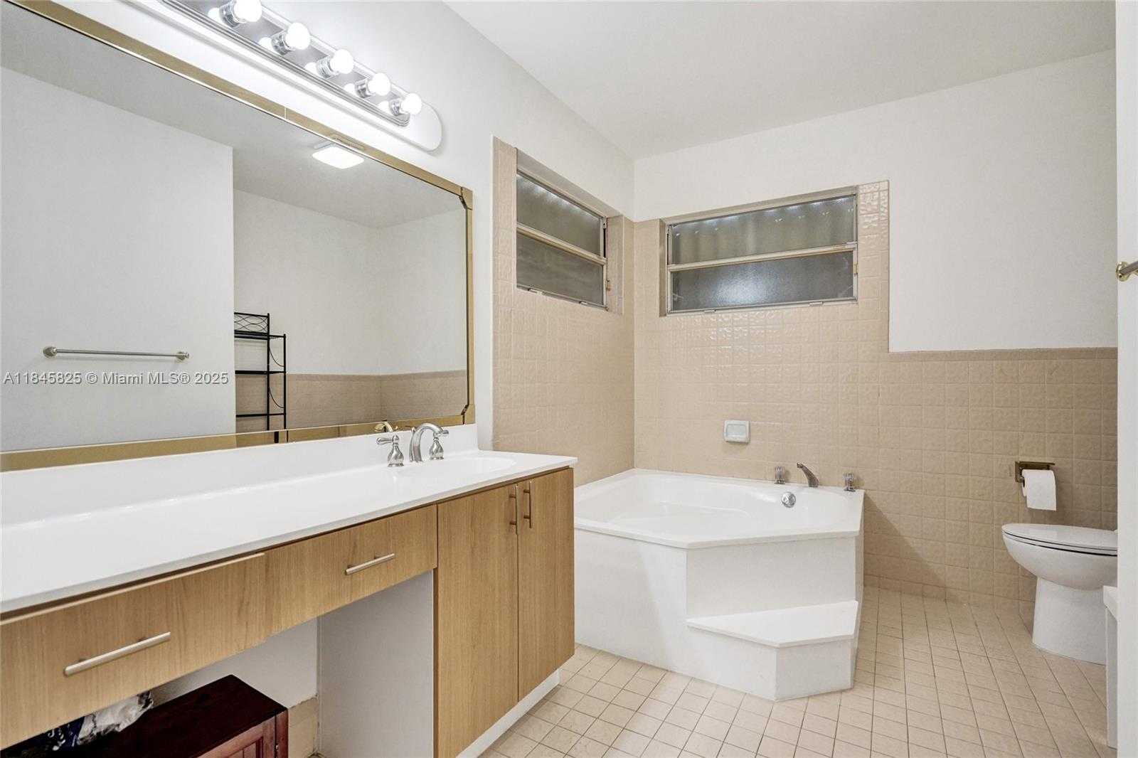 Small Image of 5421 HAWKES BLUFF AVE, Davie Number 16