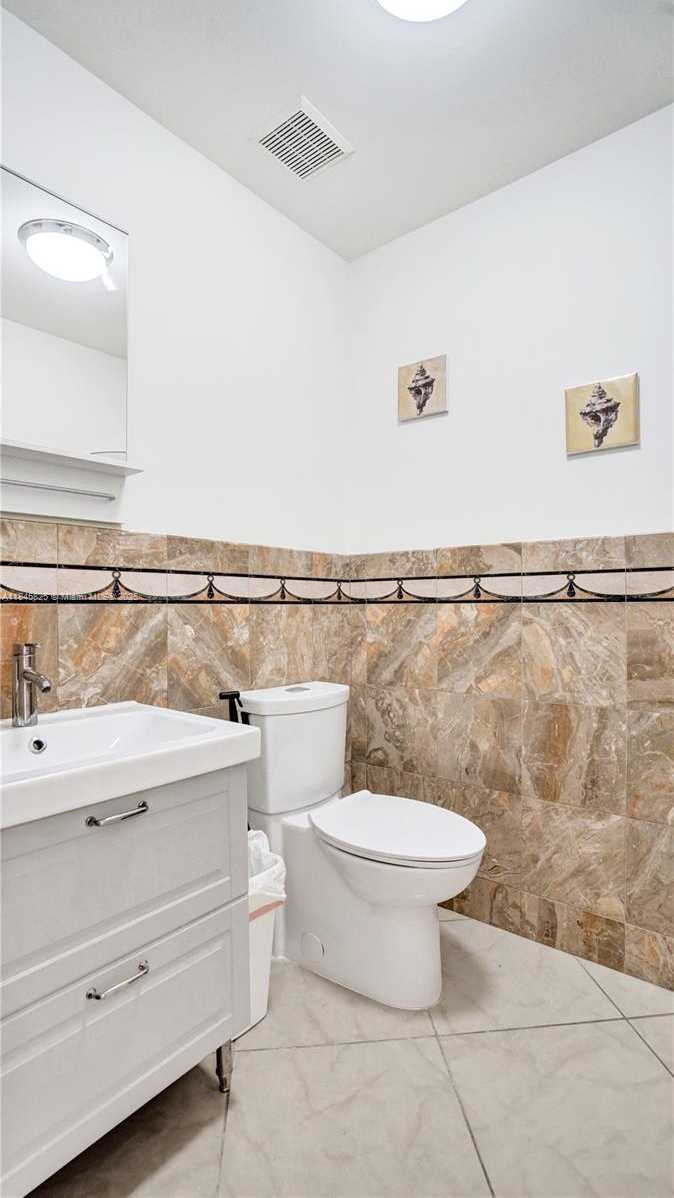 Small Image of 5421 HAWKES BLUFF AVE, Davie Number 18
