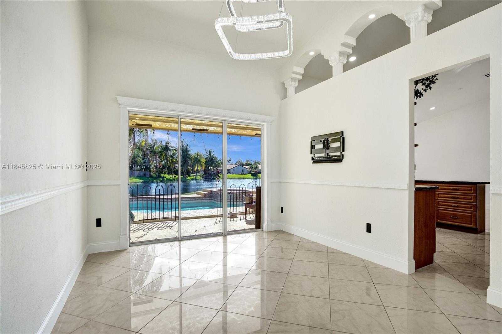Small Image of 5421 HAWKES BLUFF AVE, Davie Number 21