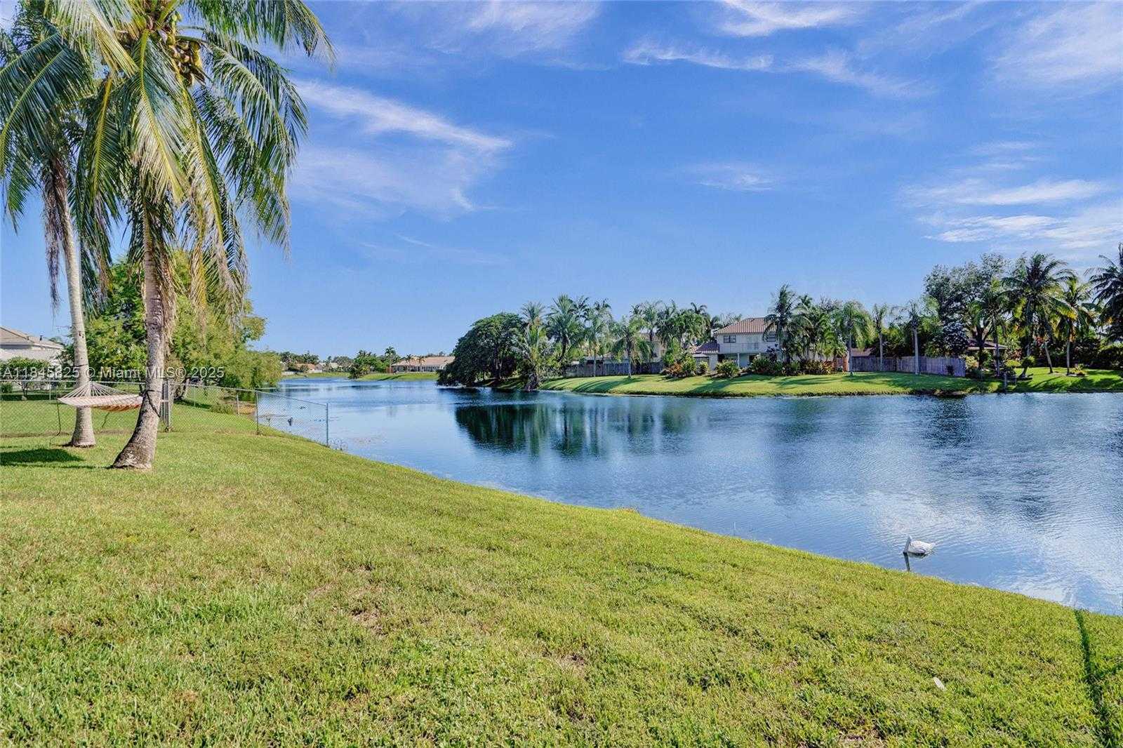 Small Image of 5421 HAWKES BLUFF AVE, Davie Number 23