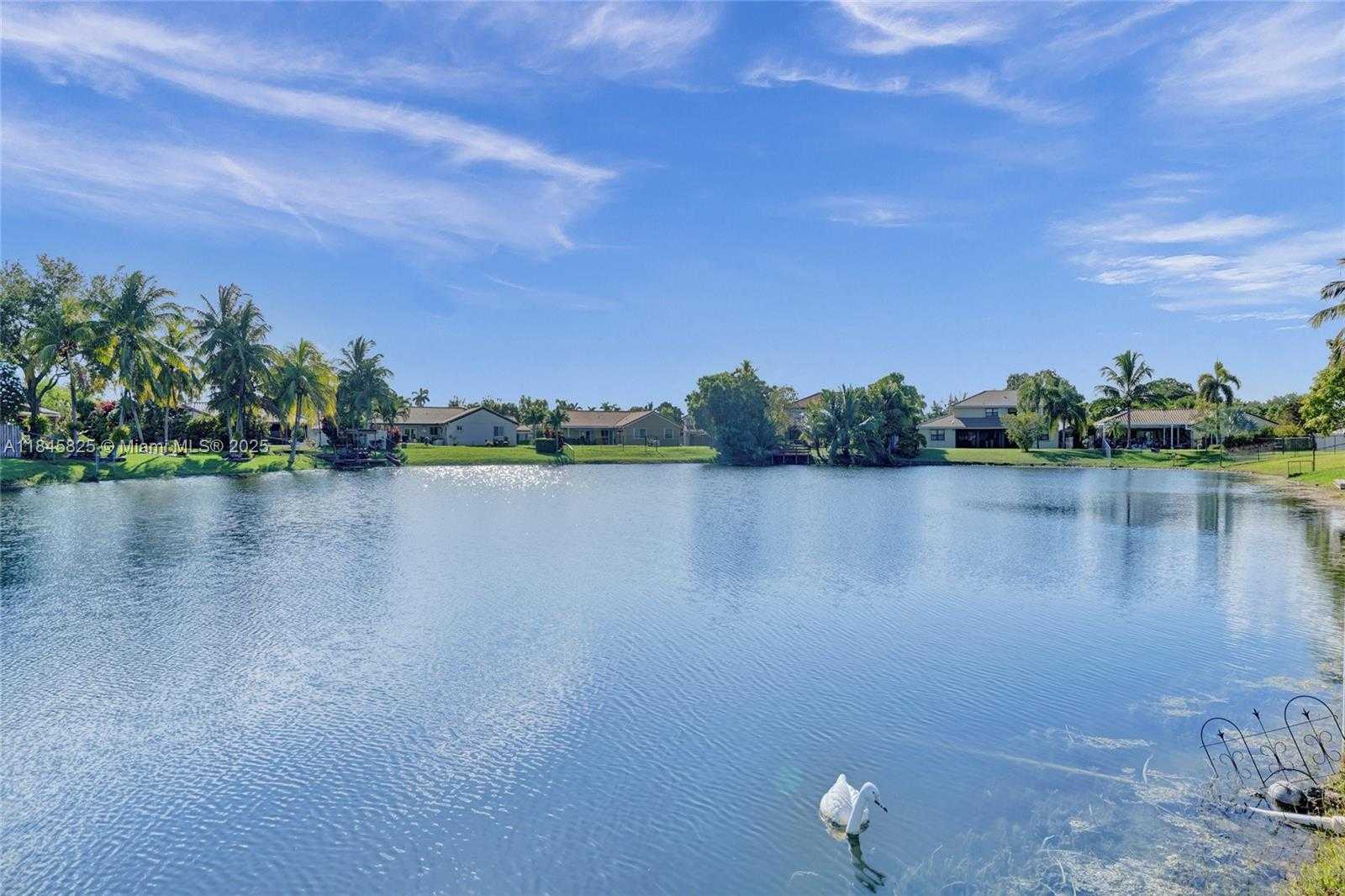 Small Image of 5421 HAWKES BLUFF AVE, Davie Number 24