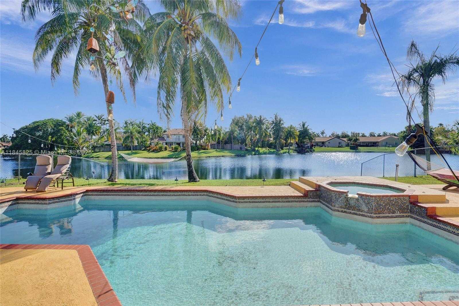 Small Image of 5421 HAWKES BLUFF AVE, Davie Number 25