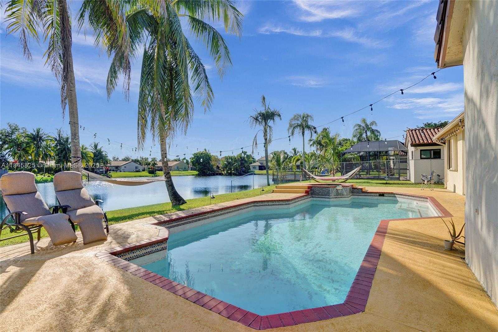 Small Image of 5421 HAWKES BLUFF AVE, Davie Number 26