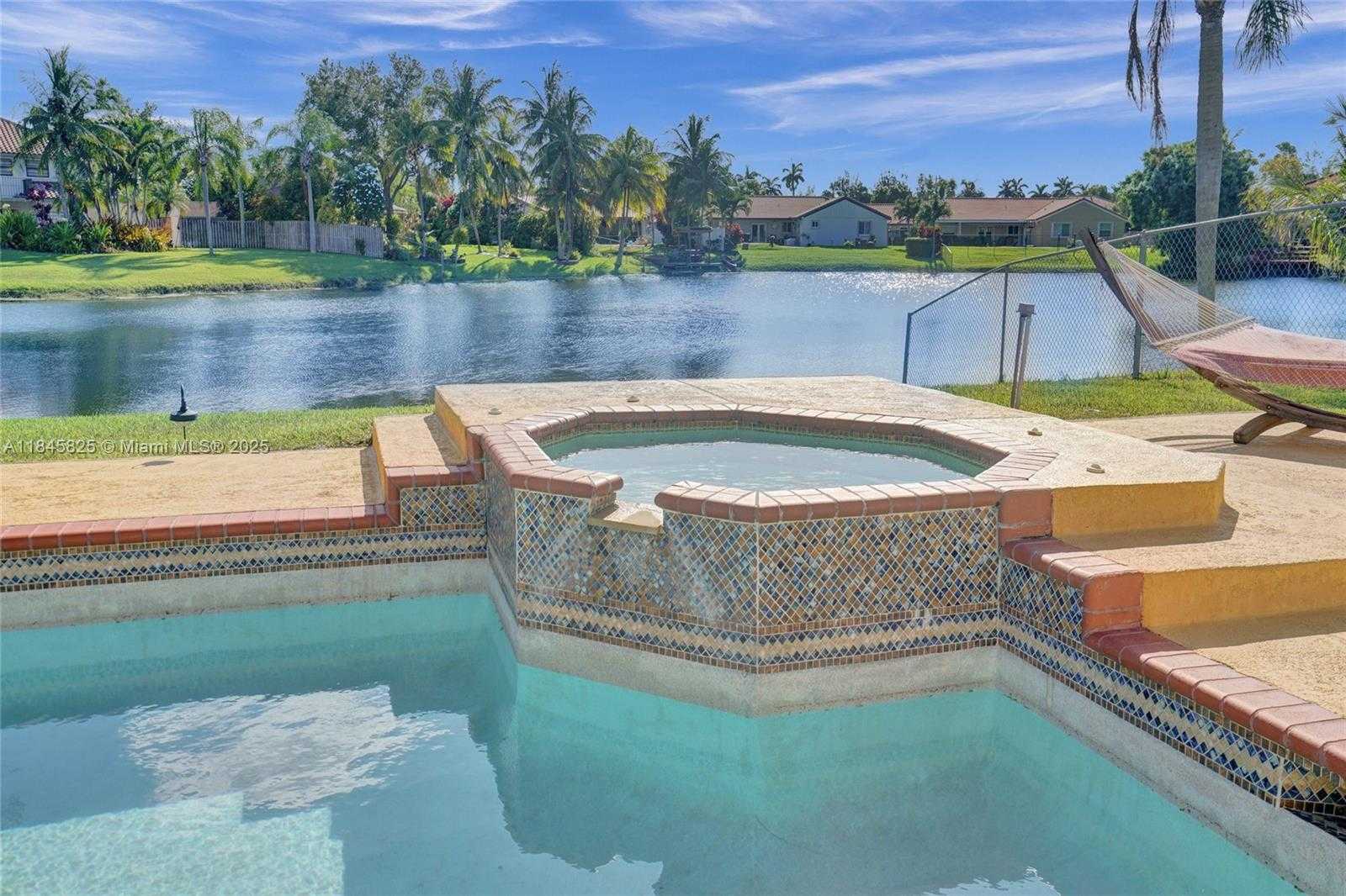 Small Image of 5421 HAWKES BLUFF AVE, Davie Number 28