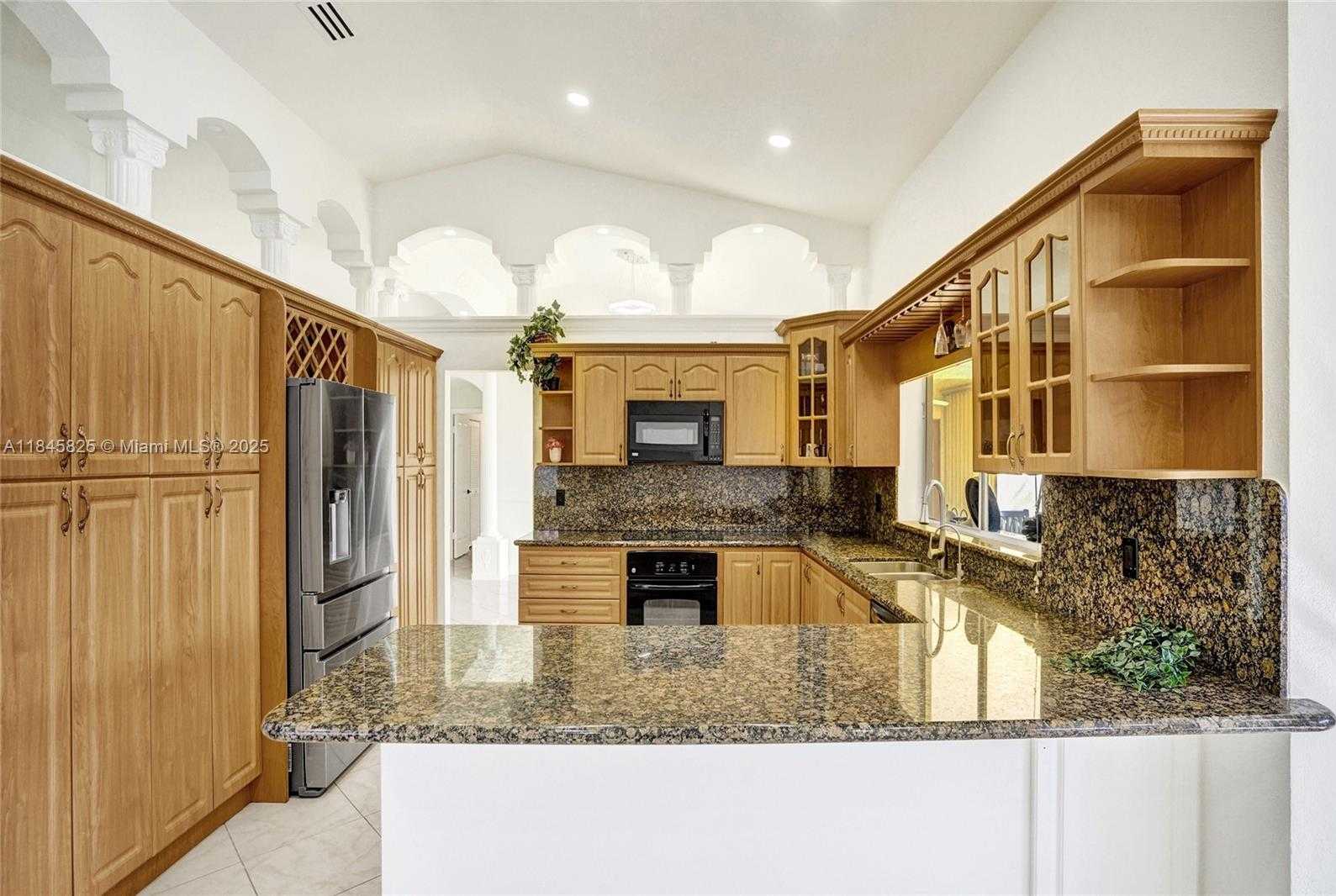 Small Image of 5421 HAWKES BLUFF AVE, Davie Number 5