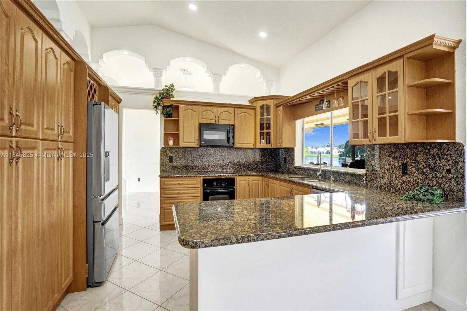 Small Image of 5421 HAWKES BLUFF AVE, Davie Number 6
