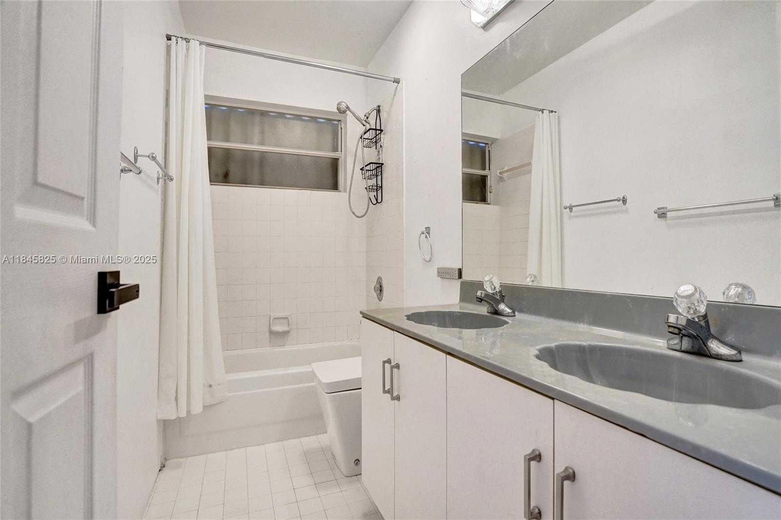 Small Image of 5421 HAWKES BLUFF AVE, Davie Number 9