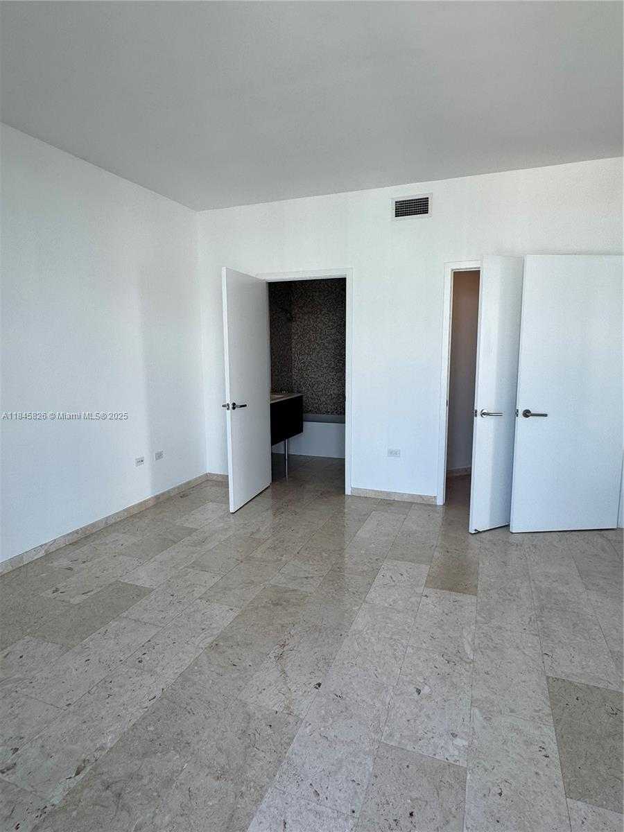 Small Image of 88 SE 7th St, Miami, FL 33131, USA Number 20