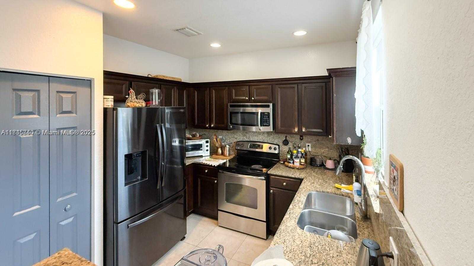 Small Image of 1001 NORTH EAST 208TH ST #., Miami Number 13
