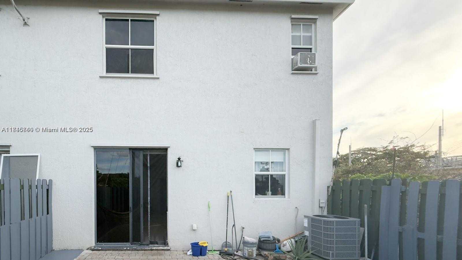 Small Image of 1001 NORTH EAST 208TH ST #., Miami Number 15