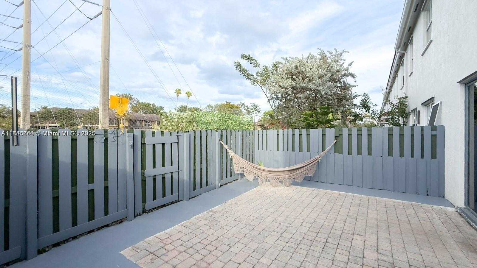 Small Image of 1001 NORTH EAST 208TH ST #., Miami Number 16