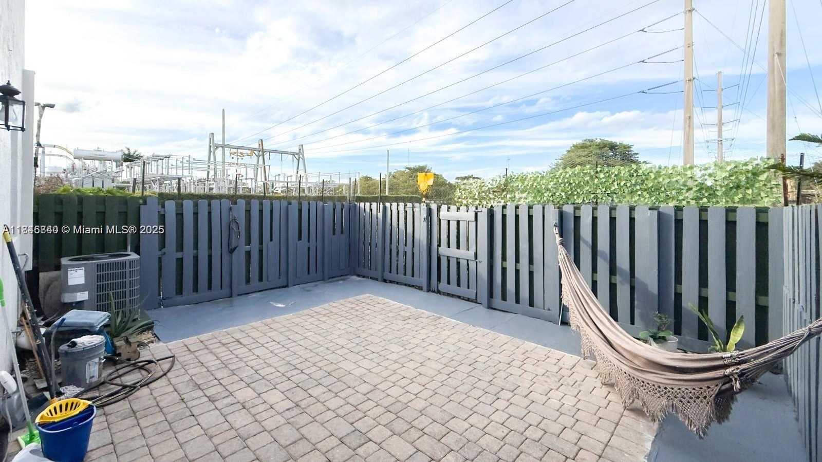 Small Image of 1001 NORTH EAST 208TH ST #., Miami Number 17