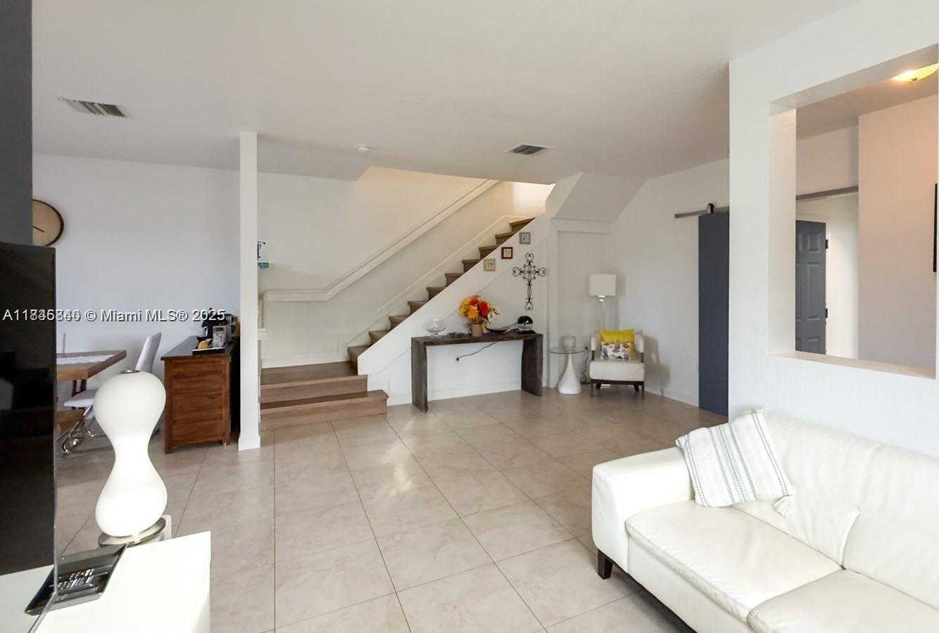 Small Image of 1001 NORTH EAST 208TH ST #., Miami Number 18