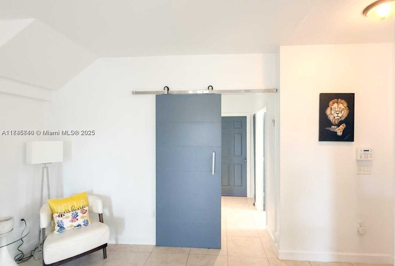 Small Image of 1001 NORTH EAST 208TH ST #., Miami Number 19