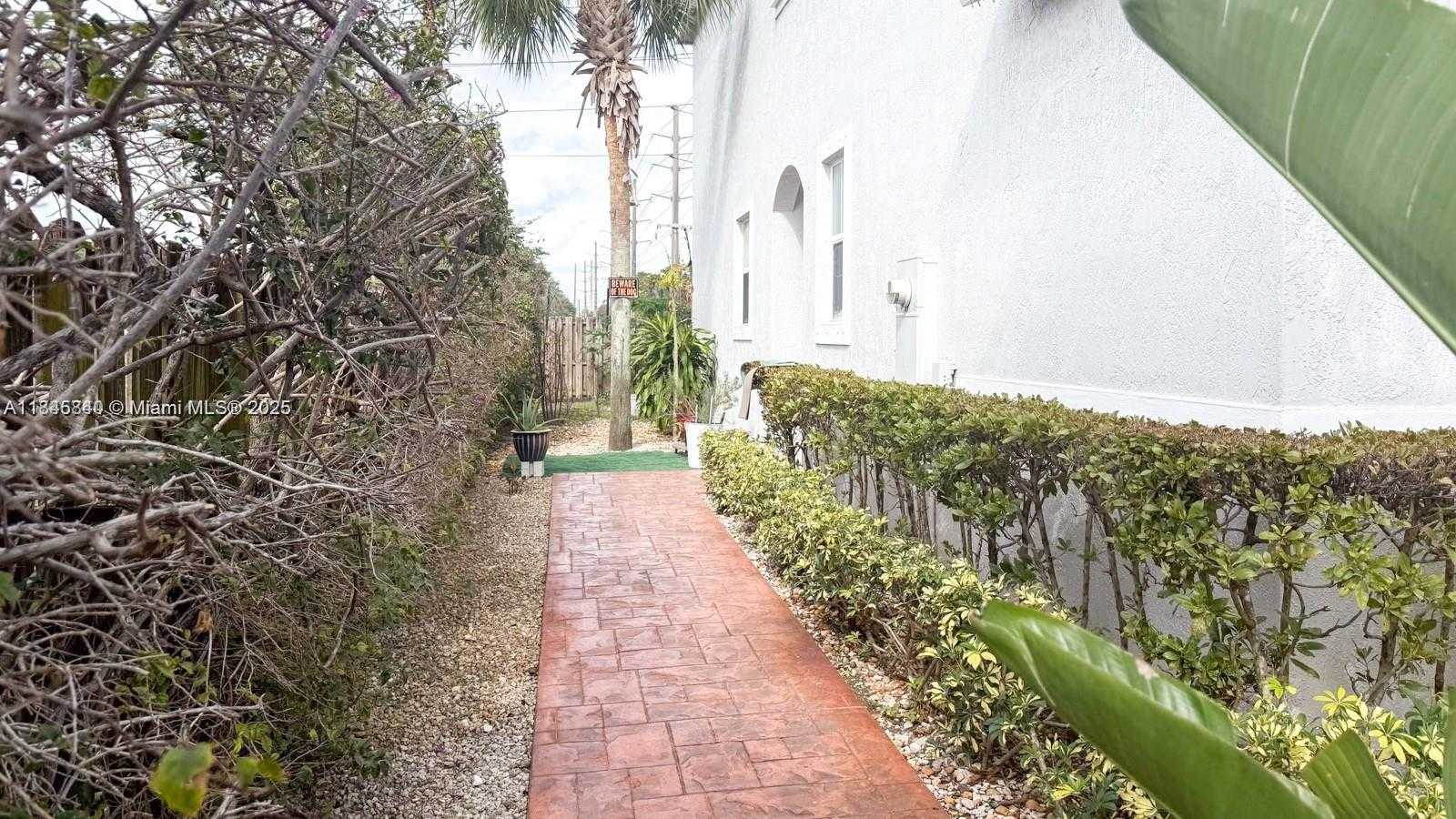 Small Image of 1001 NORTH EAST 208TH ST #., Miami Number 2
