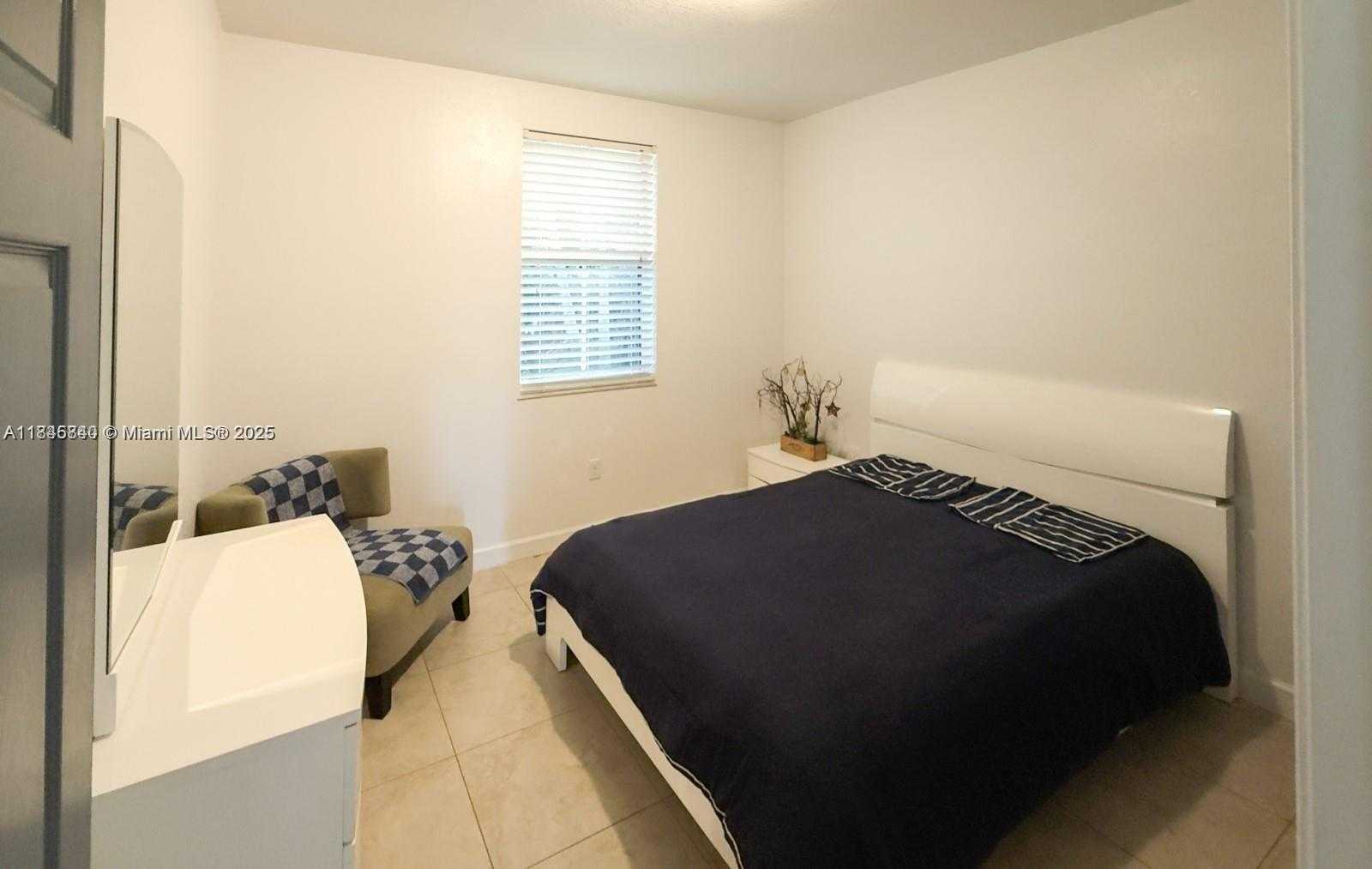 Small Image of 1001 NORTH EAST 208TH ST #., Miami Number 22